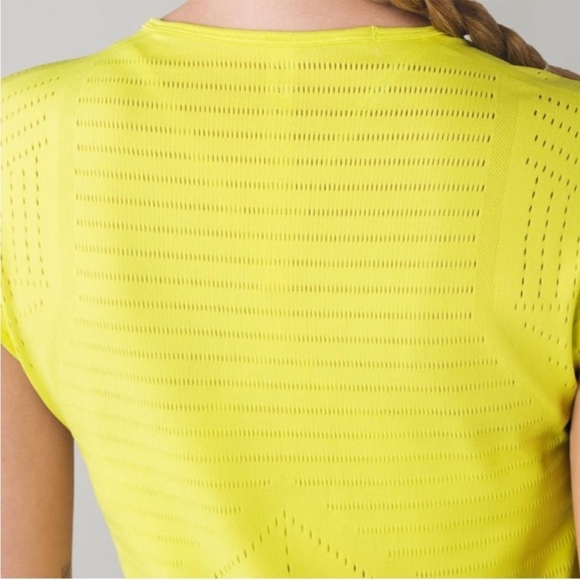 Lululemon Time Warp Short Sleeve II in Split Pea - Picture 4 of 9